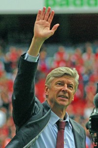 Arsene Wenger bør ha gode muligheter til å føre Arsenal tilbake til Mesterligaen. "Arsène Wenger" (CC BY 2.0) by Ronnie Macdonald
